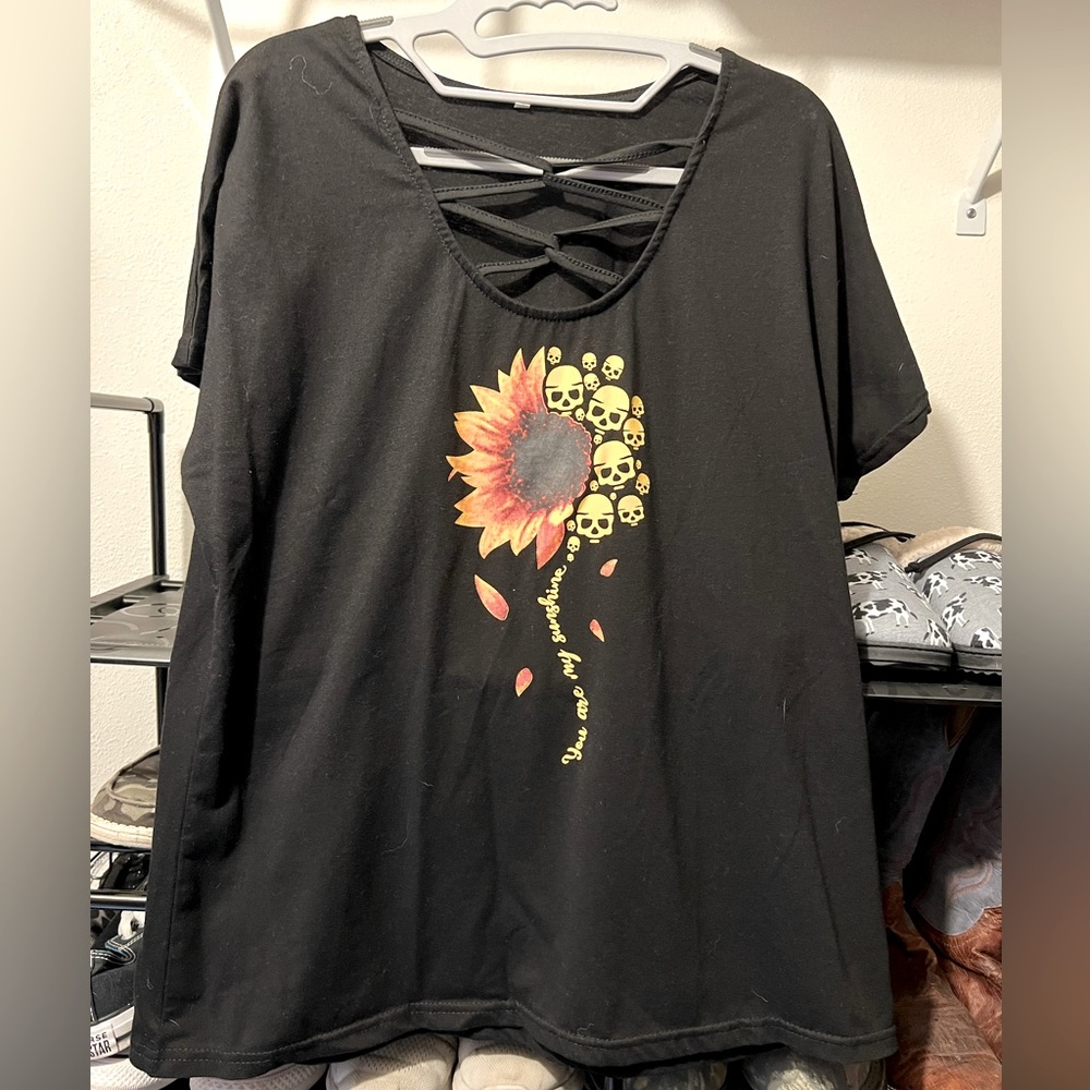 Skull cross cross top